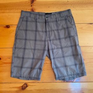 Hurley Shorts Men's Size 30 Green Black Plaid Bermuda 10.5" Inseam Beach Surf